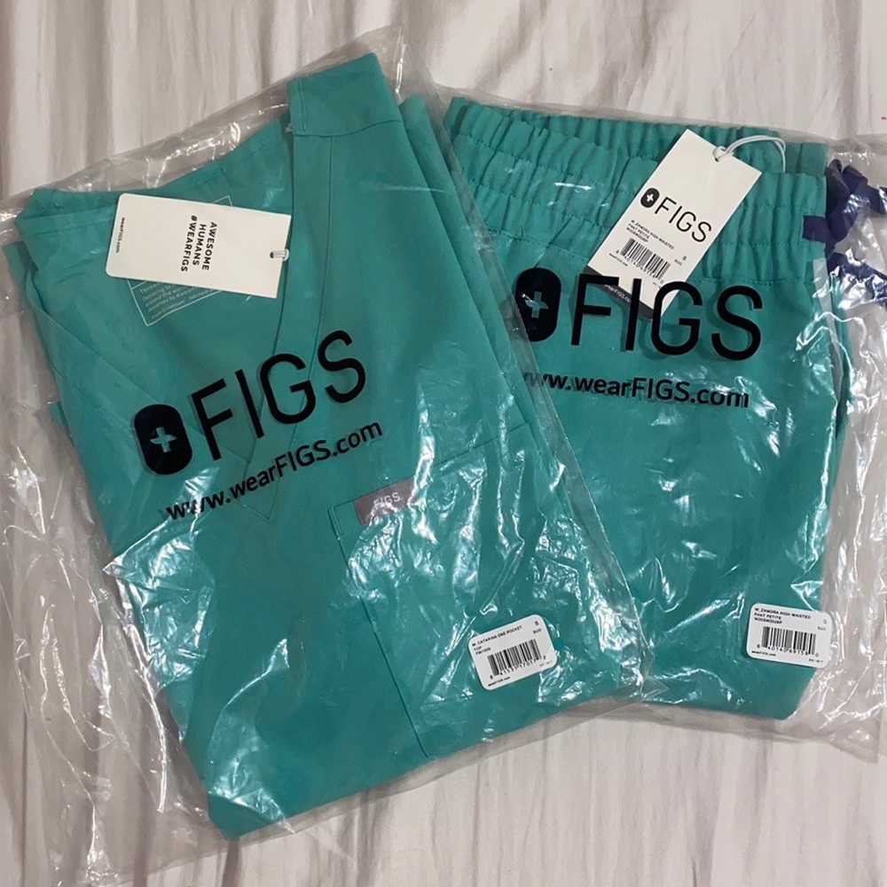 Figs Surgical Green Small Catarina One Pocket / Petite Zamora High Waisted Pant